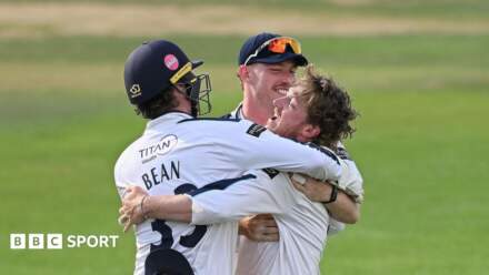 Dom Bess: Yorkshire targeting County Championship title after Hampshire win