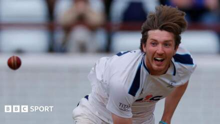 Coiunty Championship: George Hill stars for Yorkshire on day two against Hampshire