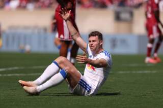 Leeds United injury & team news vs Manchester United with 2 out, 2 doubts & James Trafford debut chance