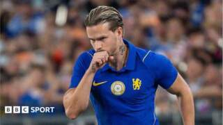 Mykhailo Mudryk: Chelsea reject initial Leeds loan bid for winger