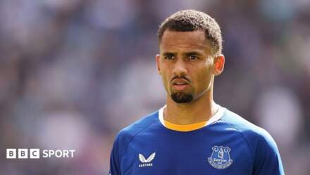 Iliman Ndiaye: Manchester City agree £65m deal for Everton forward