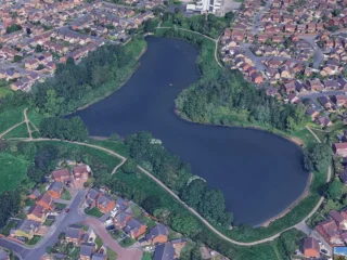 Teenagers put out fire near lake in York | YorkMix