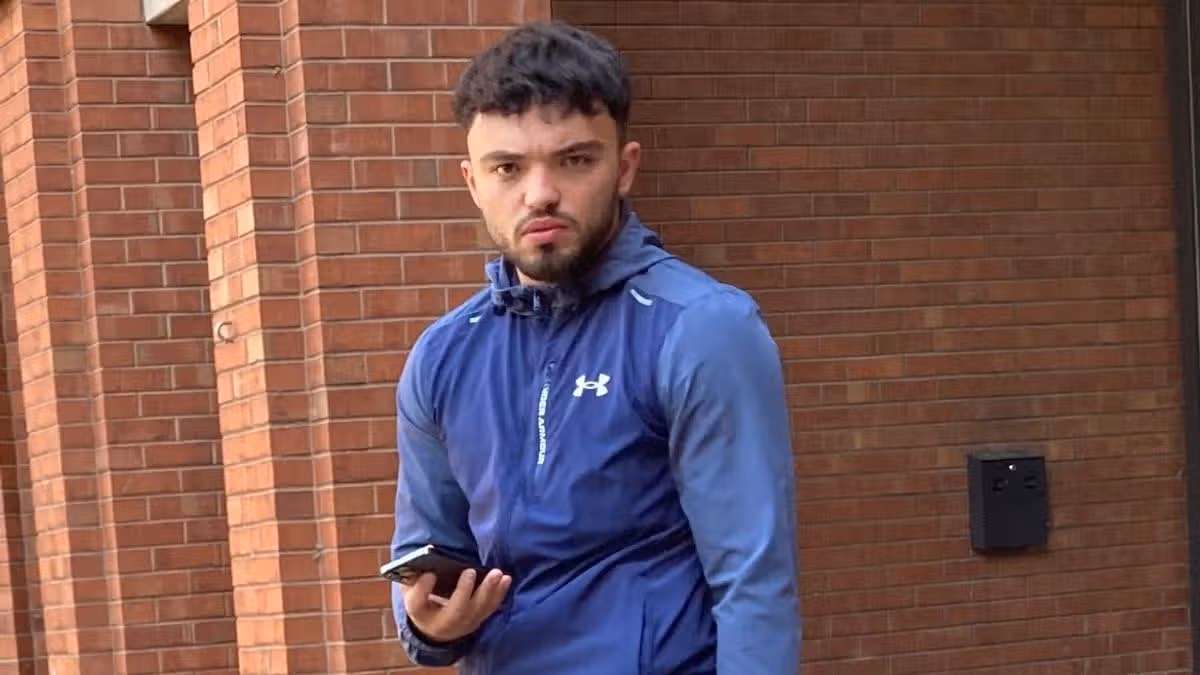 Inmate tried to hide mobile phone in his trousers when detected at Hull prison