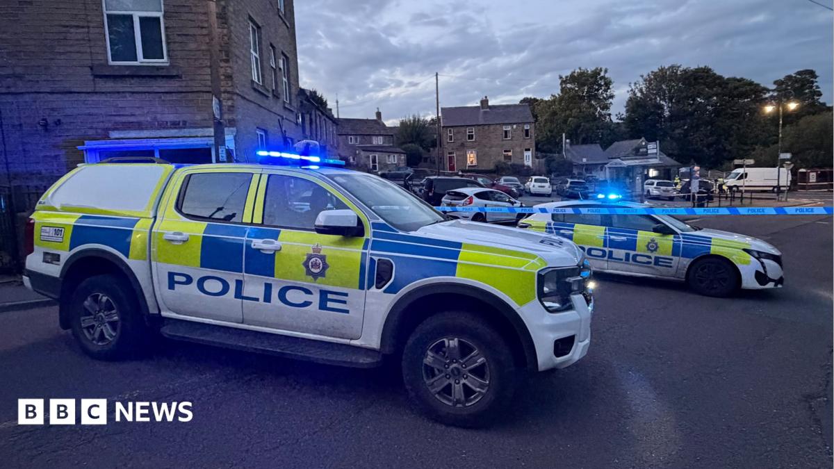 Man arrested after bow and arrow fired in Skelmanthorpe street