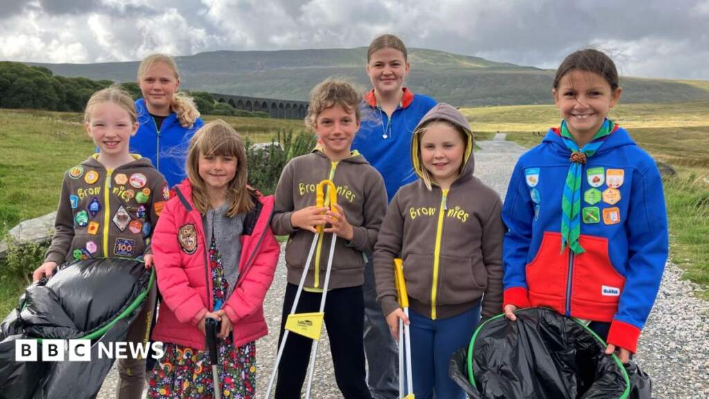 Brownies and Guides campaign against Yorkshire Three Peaks litter