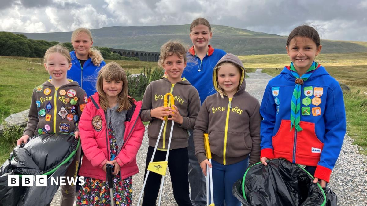 Brownies and Guides campaign against Yorkshire Three Peaks litter