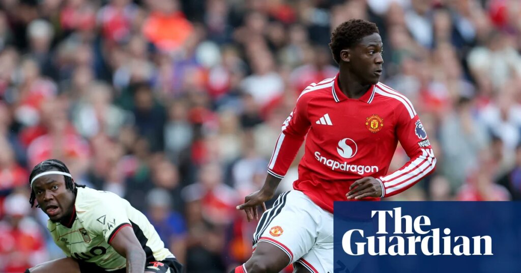 Kobbie Mainoo moves from outsider to main man after summer of hurt | Manchester United