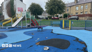 Councillors call for action to fix Huddersfield playground