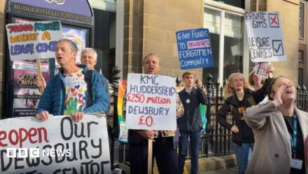 Protesters call for Dewsbury Leisure Centre to reopen