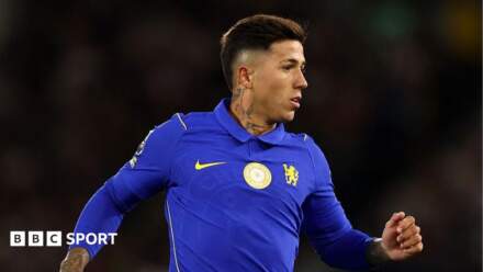 Enzo Fernandez: Manchester City open talks with Chelsea over move for Argentina midfielder