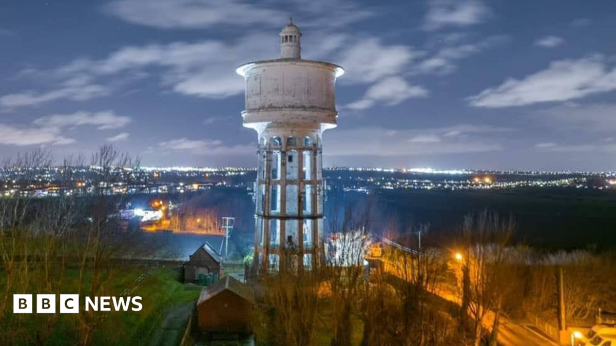 Campaigners in call to save Gawthorpe’s water tower
