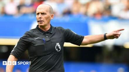 Mike Dean: Ex-referee says he played in-match games ‘for a laugh’