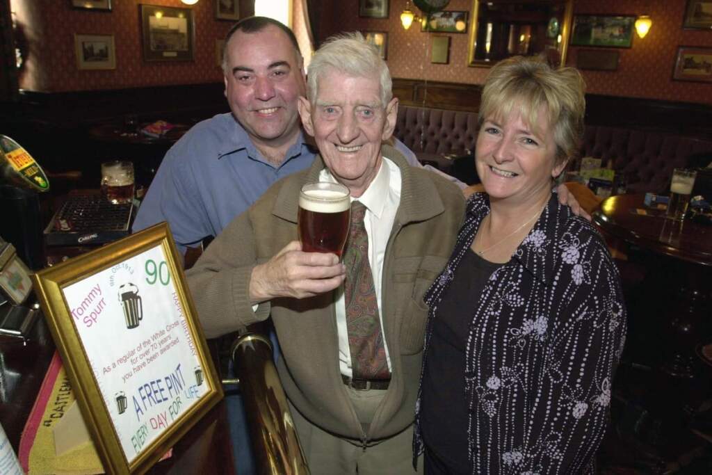 23 photos of pubs we've loved and lost in Leeds – from Pudsey to Stanningley