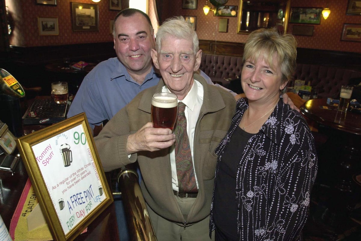 23 photos of pubs we've loved and lost in Leeds – from Pudsey to Stanningley